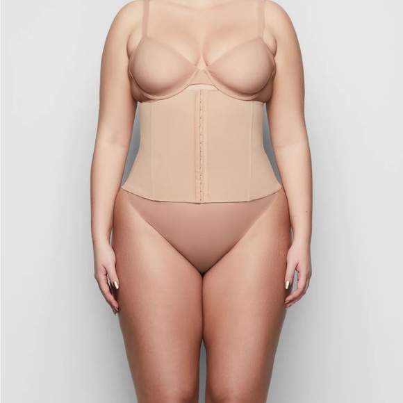 Skims Waist Trainer. Extra Strong Support💕 - Picture 1 of 8